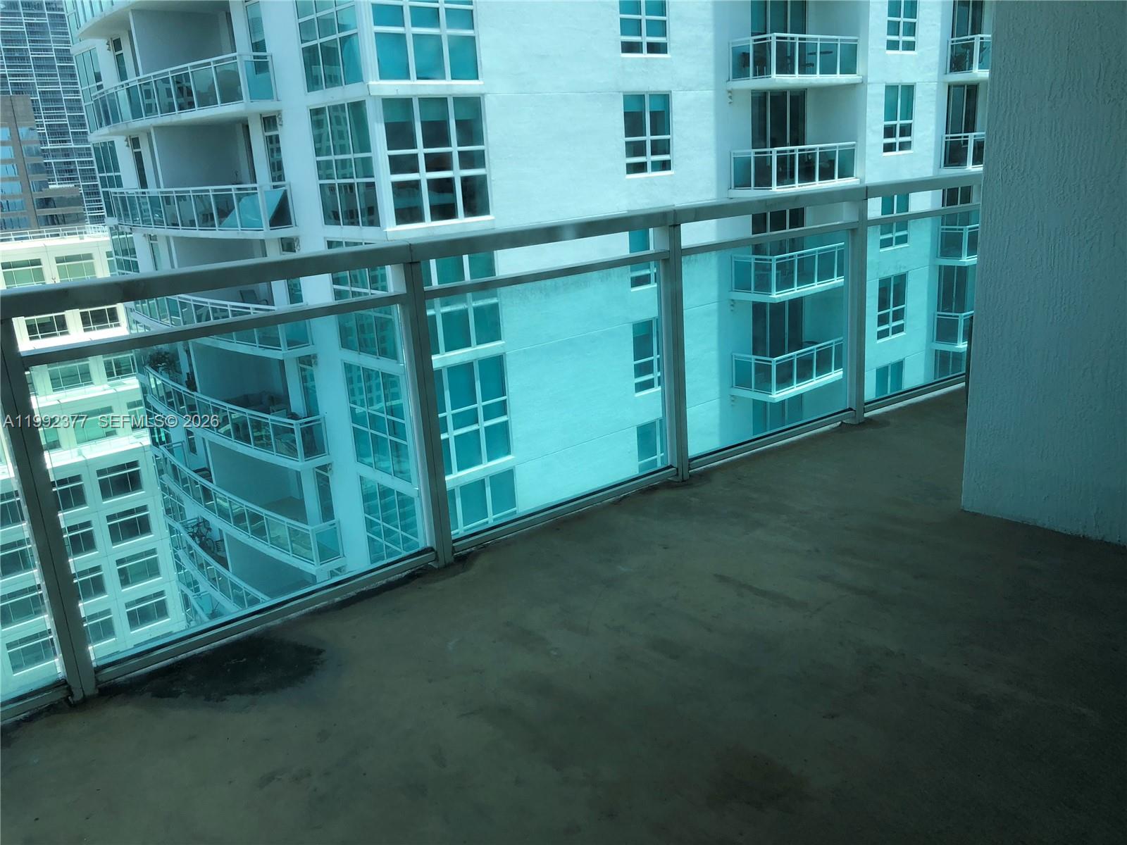 THE PLAZA 901 BRICKELL CO - Residential Lease