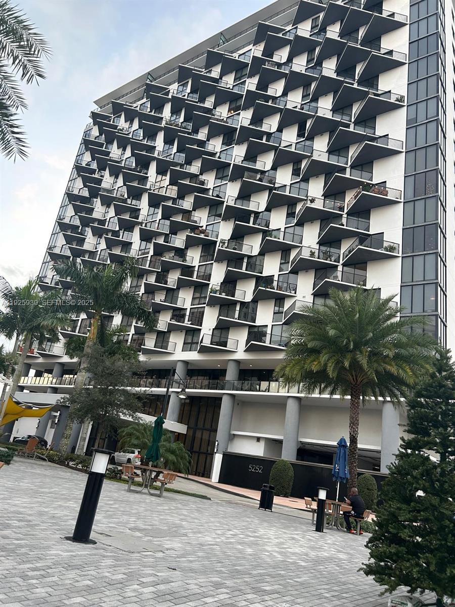 5252 PASEO CONDO - Residential