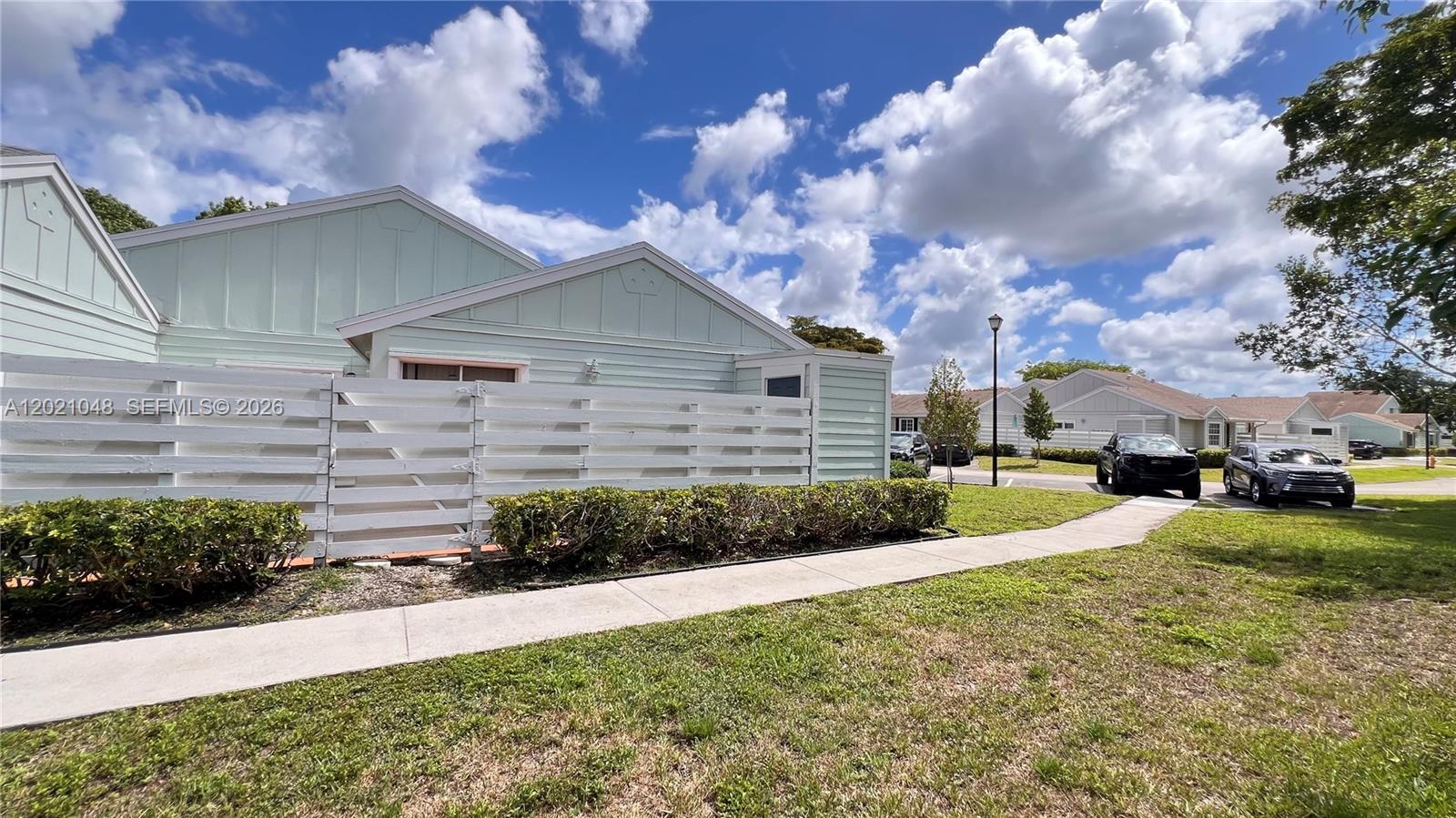 VILG HOMES COUNTRY WALK C - Residential