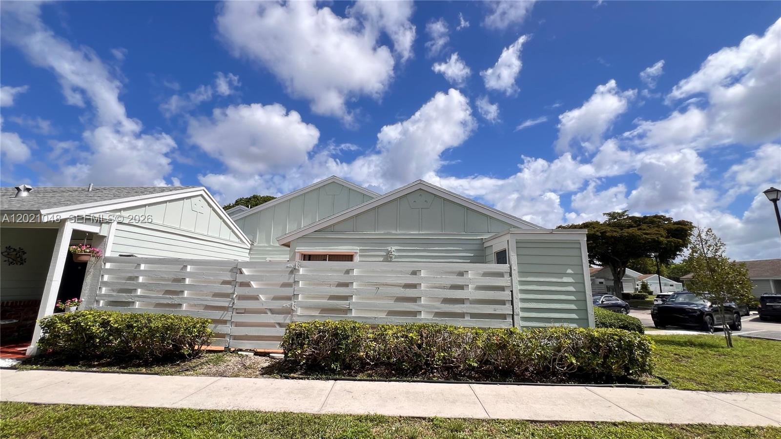 VILG HOMES COUNTRY WALK C - Residential