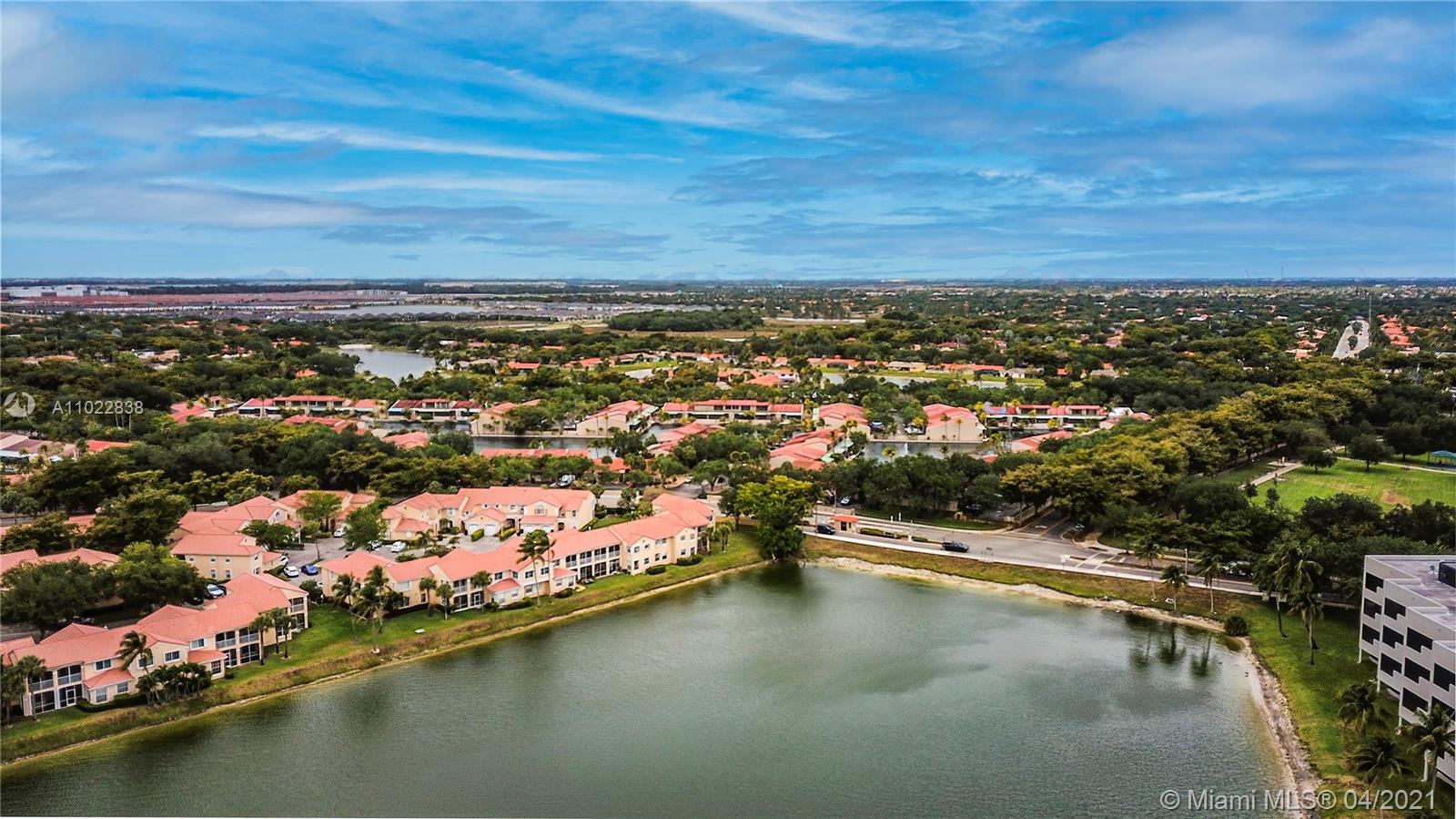 REGATTA POINTE CONDO NO E - Residential