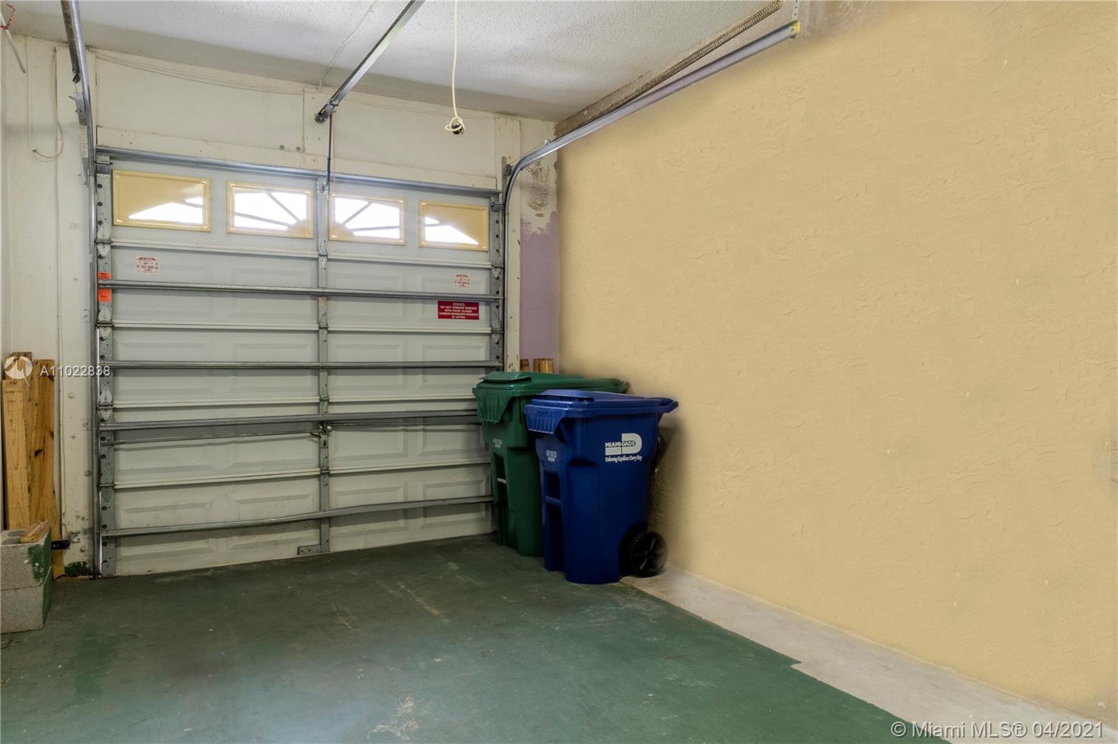 REGATTA POINTE CONDO NO E - Residential