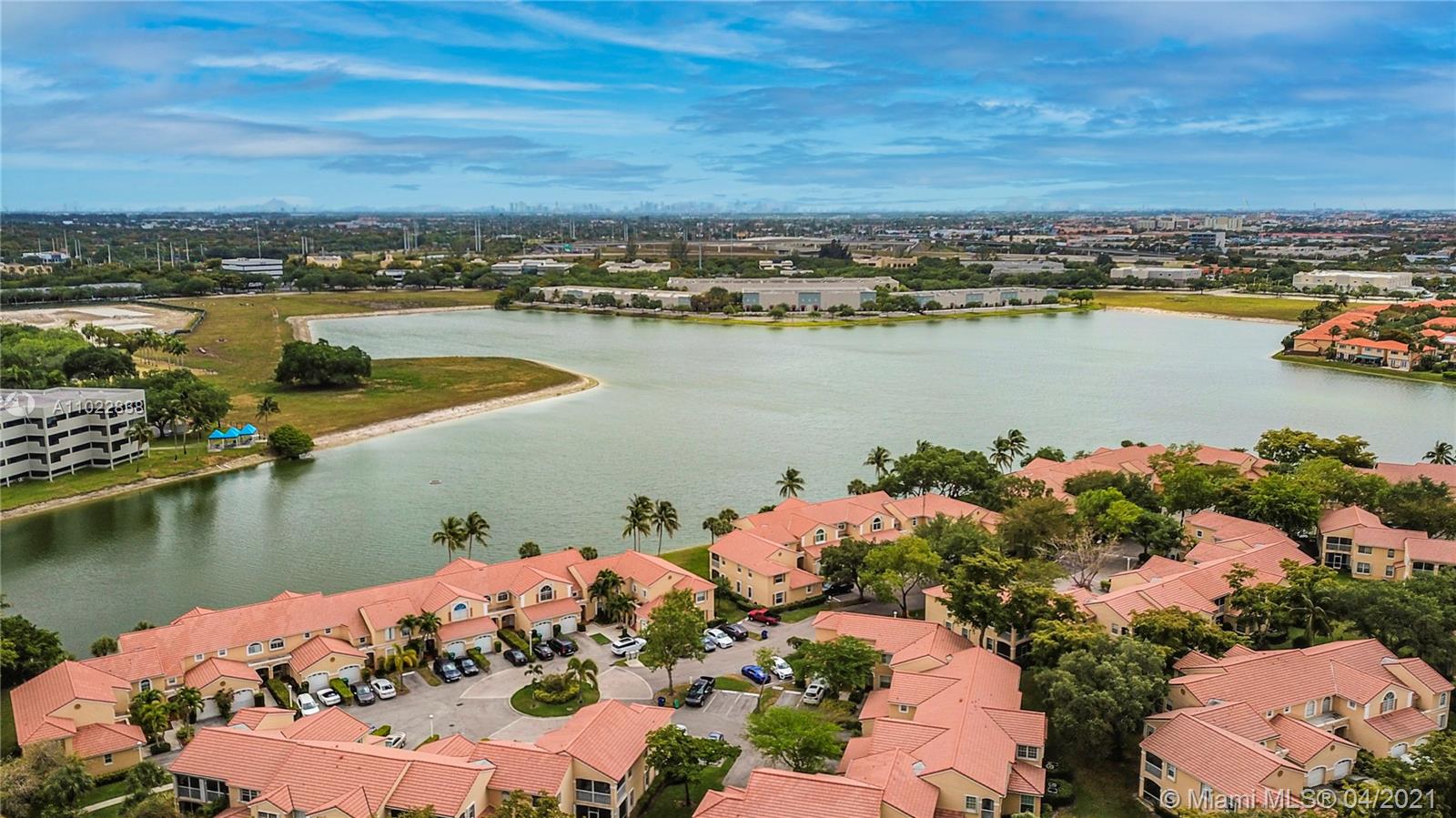 REGATTA POINTE CONDO NO E - Residential