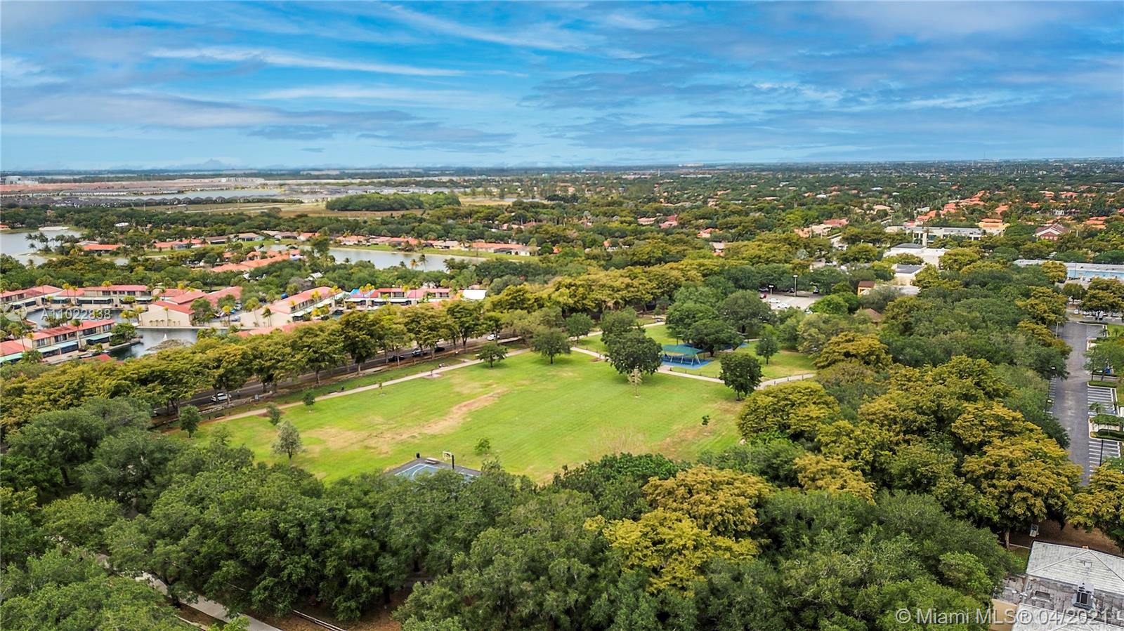 REGATTA POINTE CONDO NO E - Residential