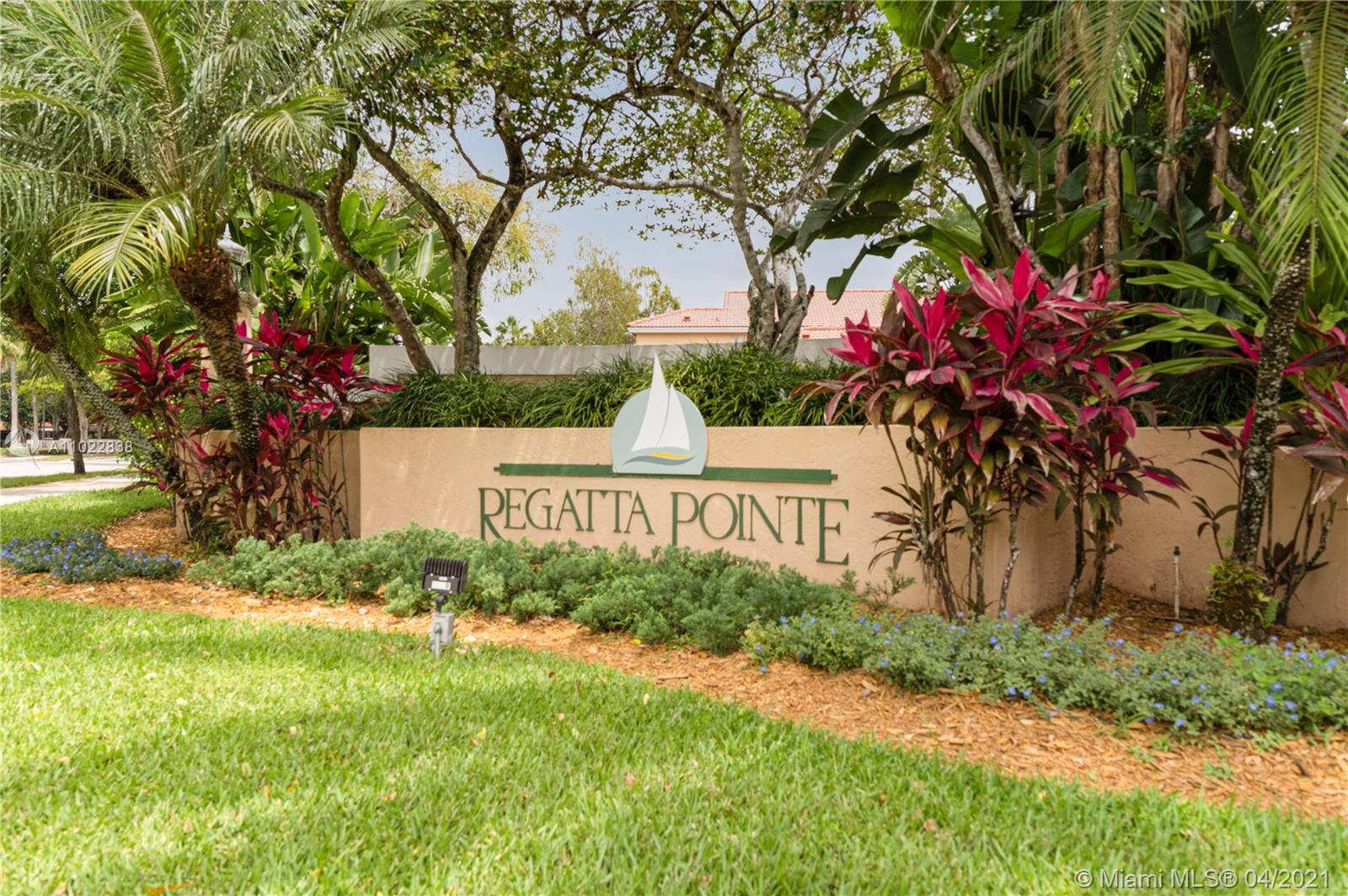 REGATTA POINTE CONDO NO E - Residential