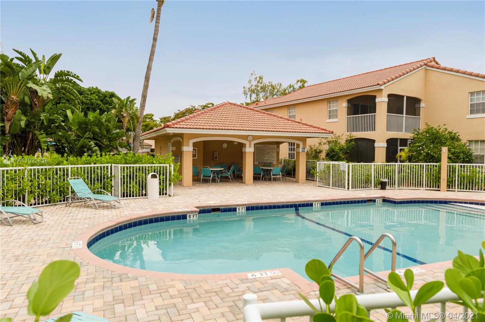 REGATTA POINTE CONDO NO E - Residential