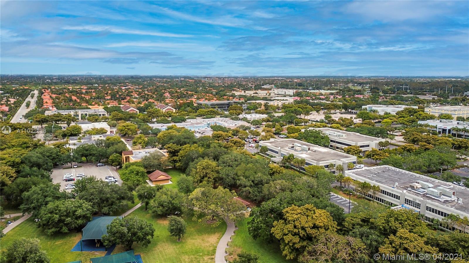 REGATTA POINTE CONDO NO E - Residential