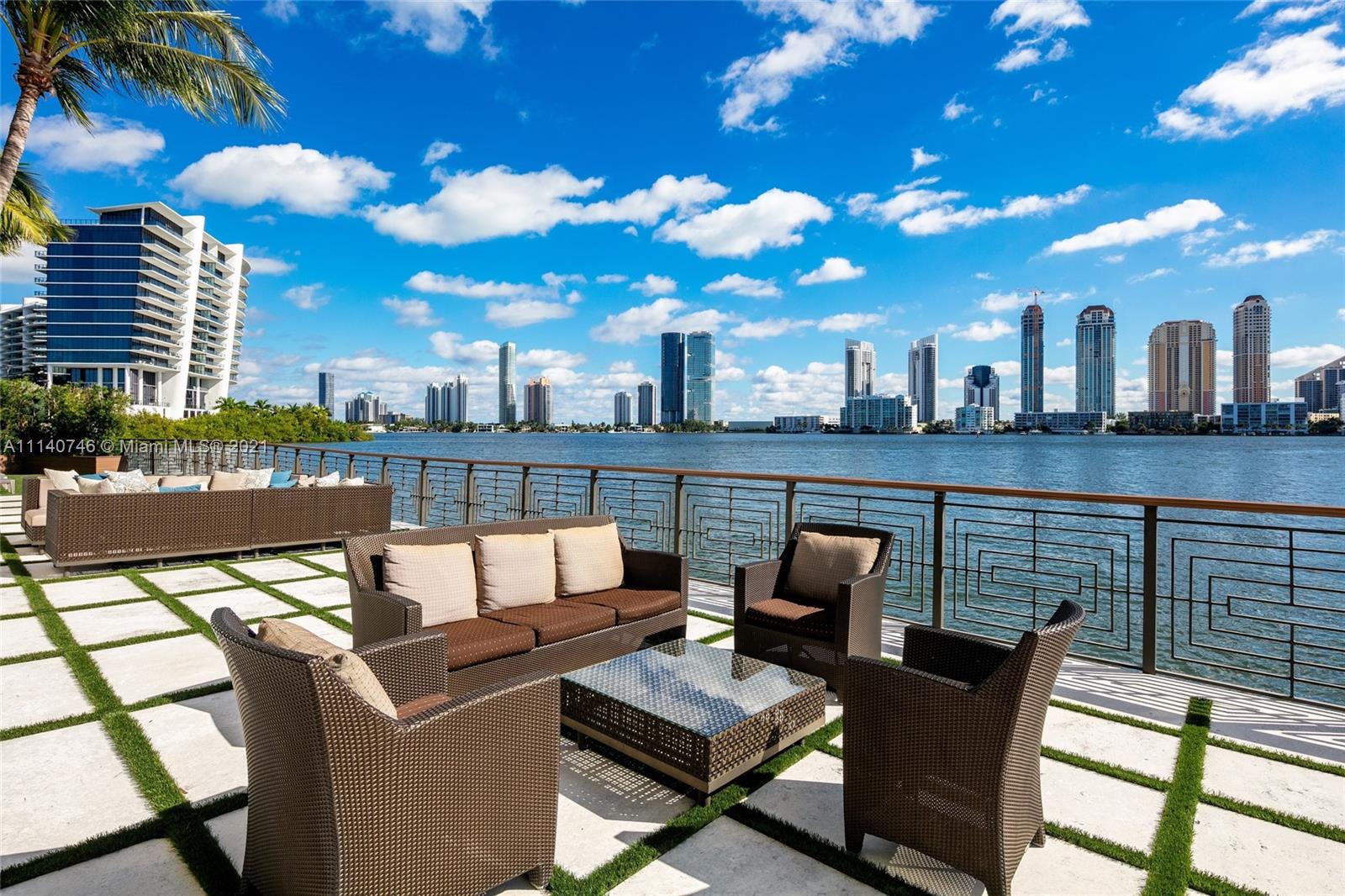 ISLAND ESTATES - Residential