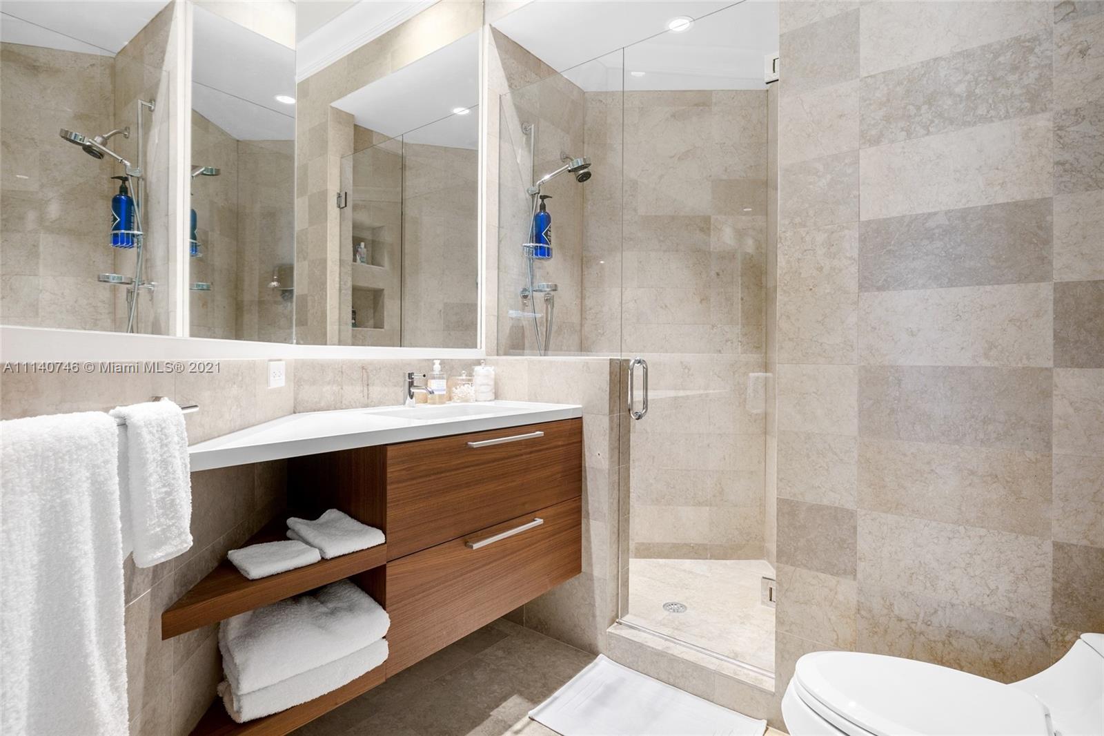 ISLAND ESTATES - Residential