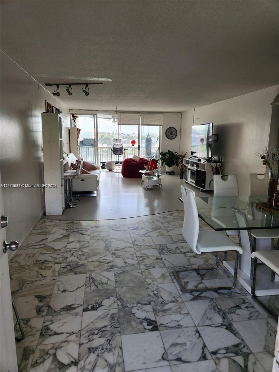 JADE WINDS GROUP-DAISY GA - Residential