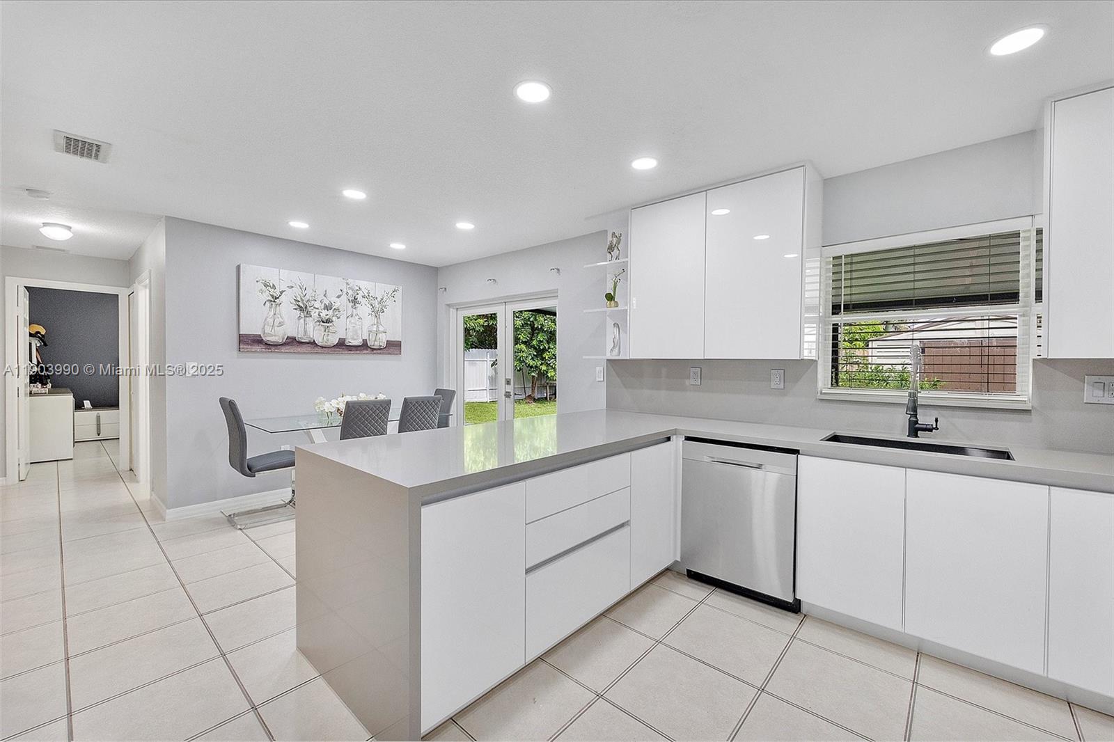 ACAPULCO SUB - Residential Lease