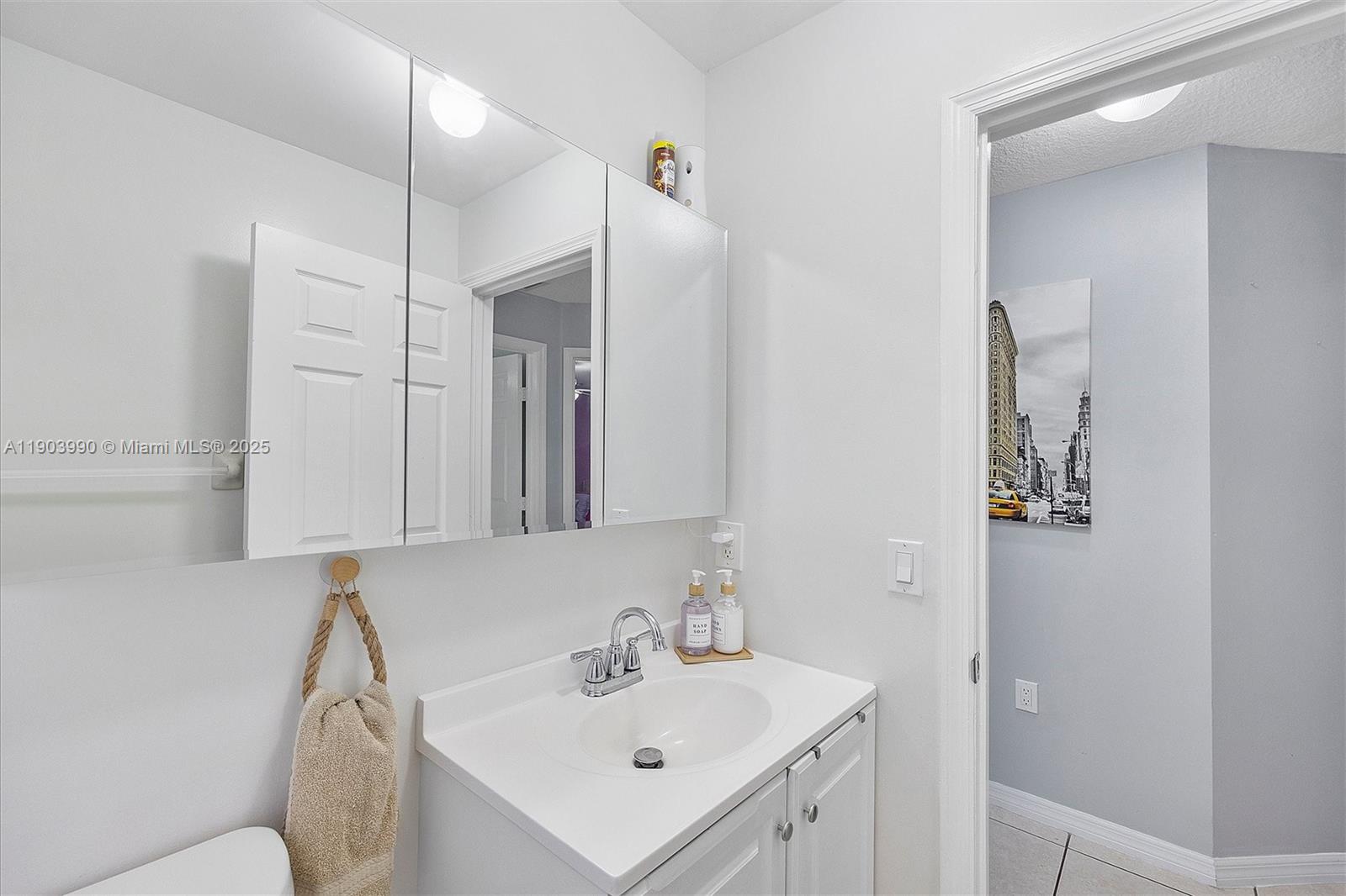 ACAPULCO SUB - Residential Lease