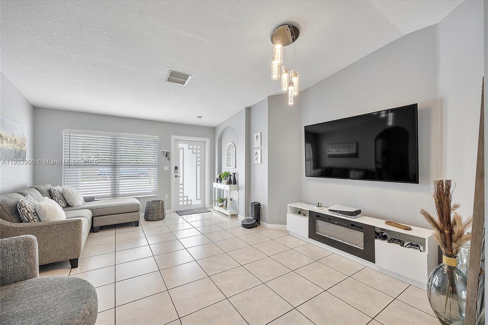 ACAPULCO SUB - Residential Lease