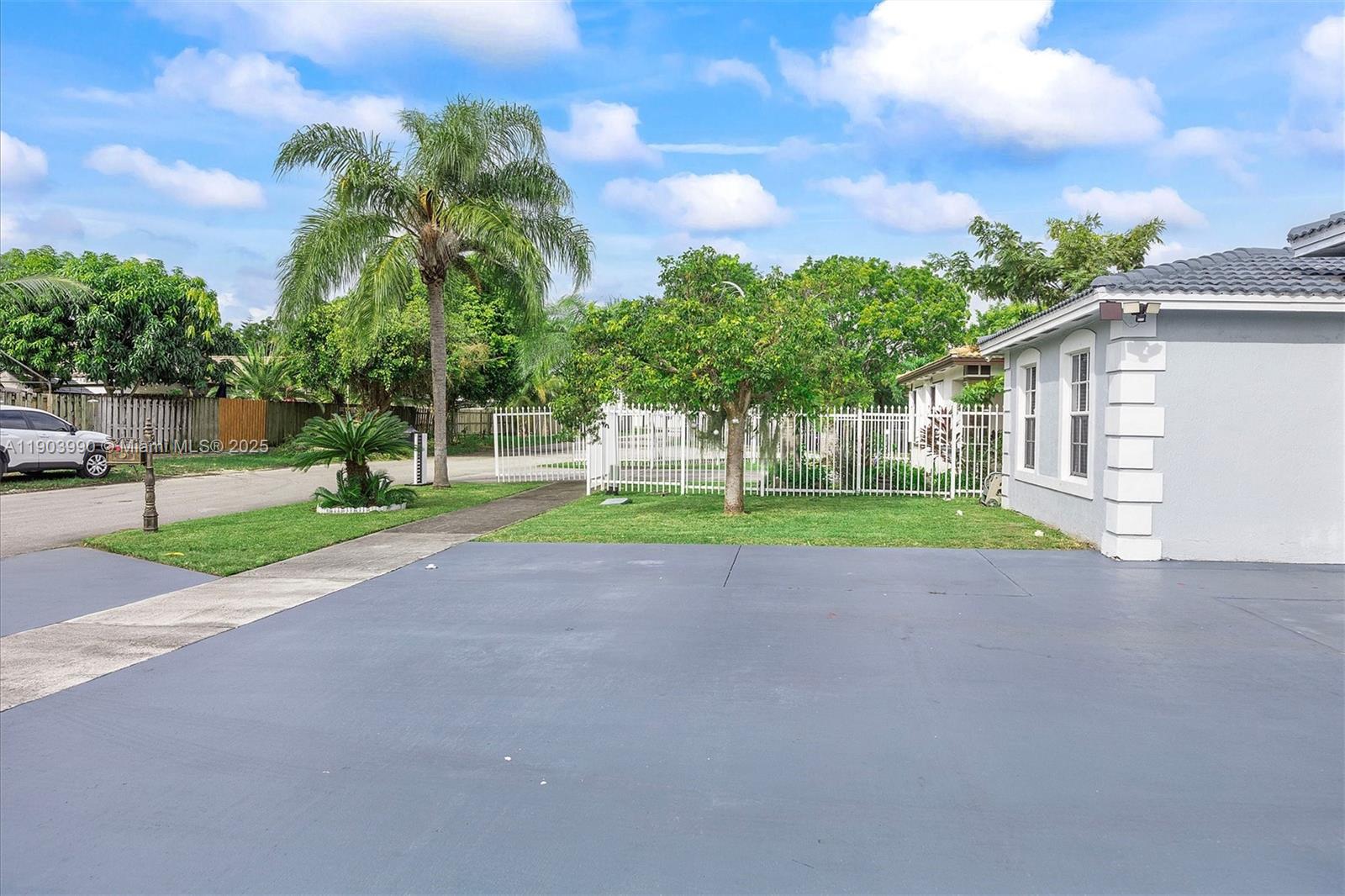 ACAPULCO SUB - Residential Lease