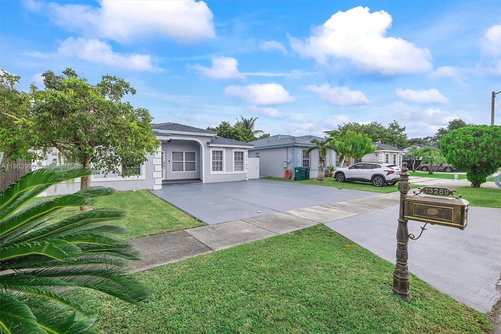 ACAPULCO SUB - Residential Lease