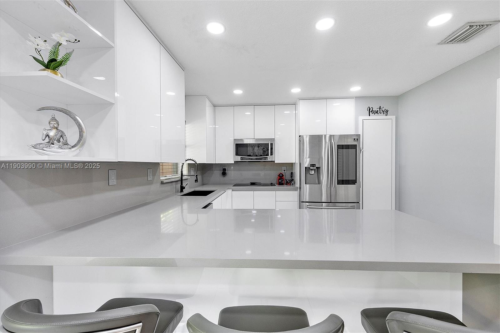 ACAPULCO SUB - Residential Lease