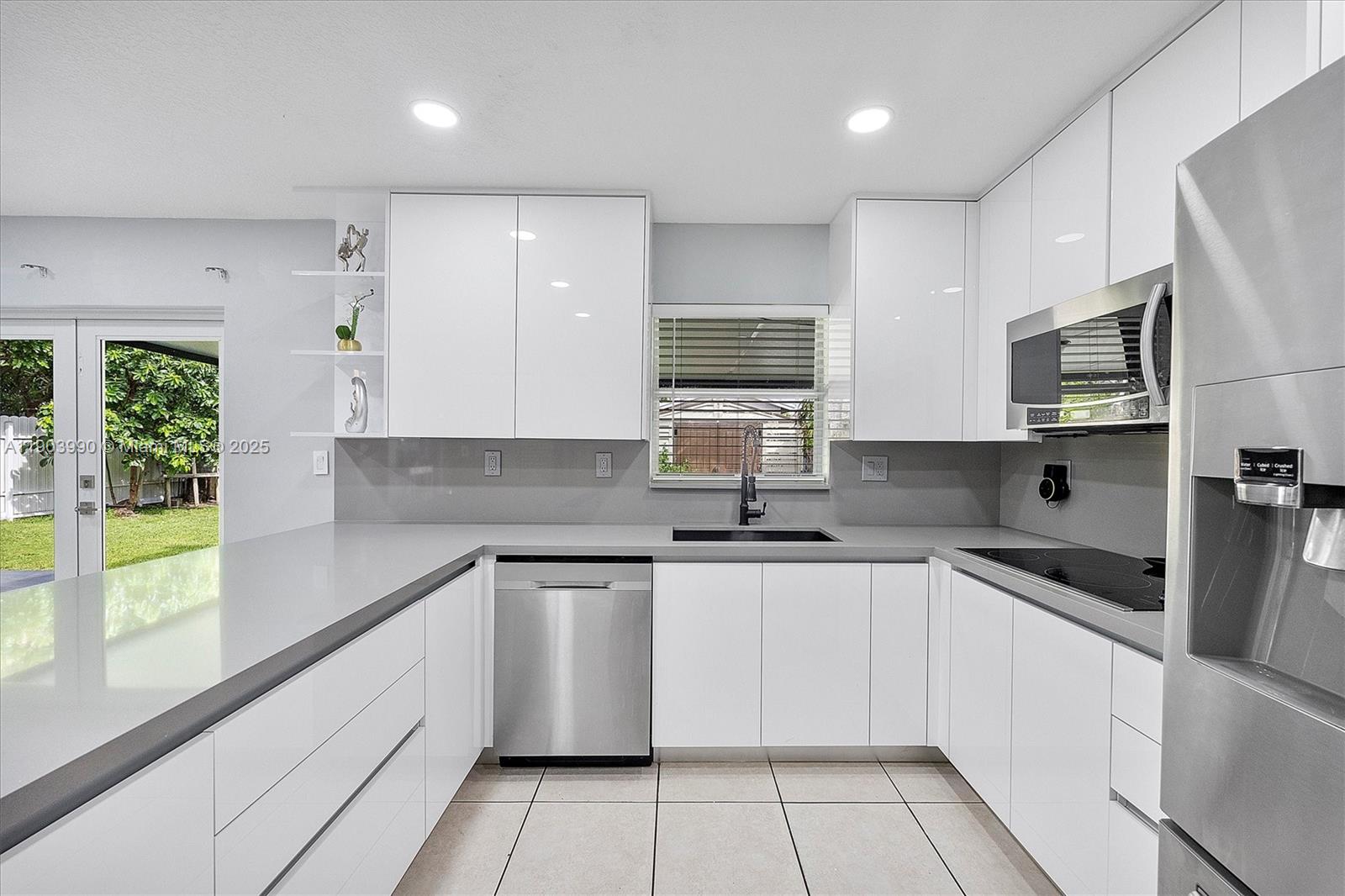 ACAPULCO SUB - Residential Lease