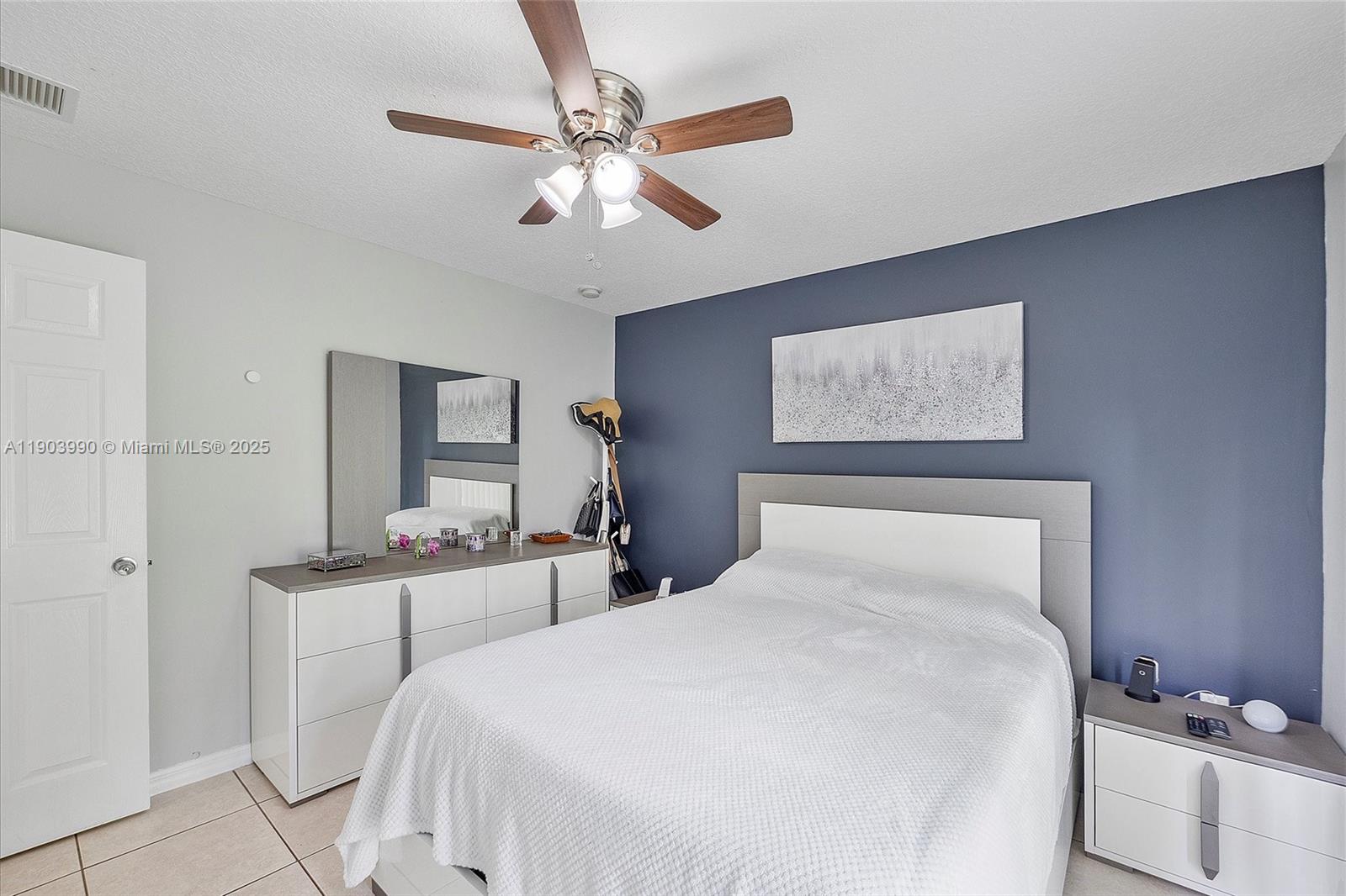 ACAPULCO SUB - Residential Lease