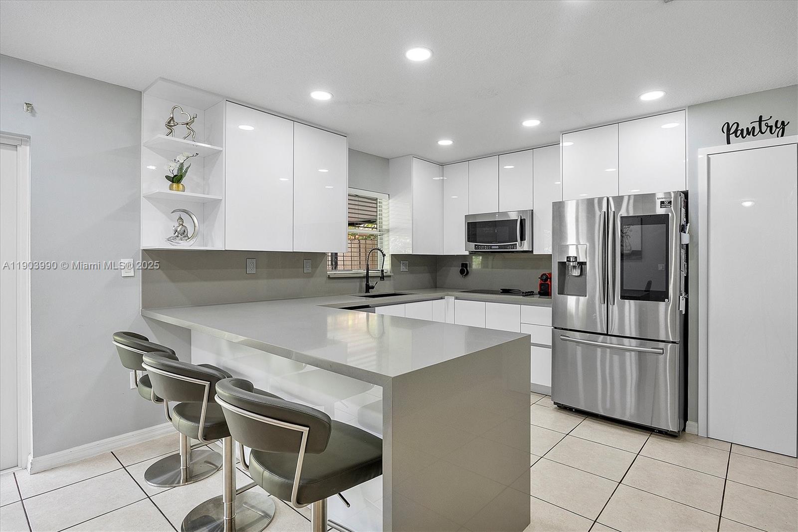 ACAPULCO SUB - Residential Lease