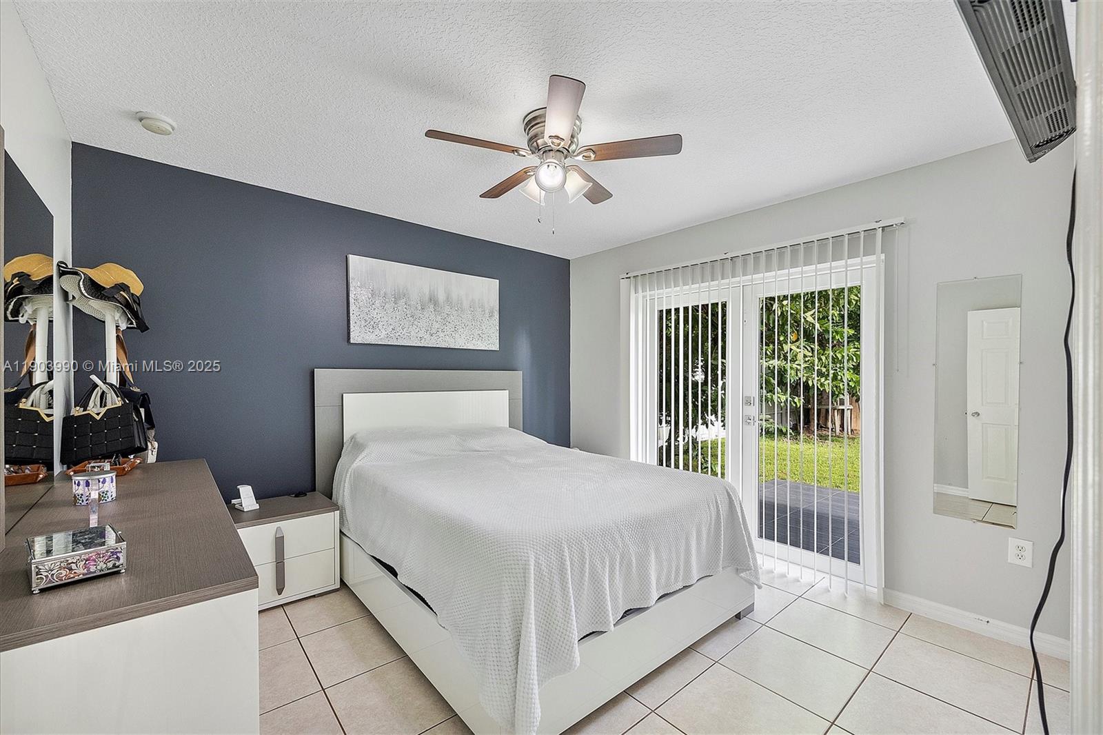 ACAPULCO SUB - Residential Lease