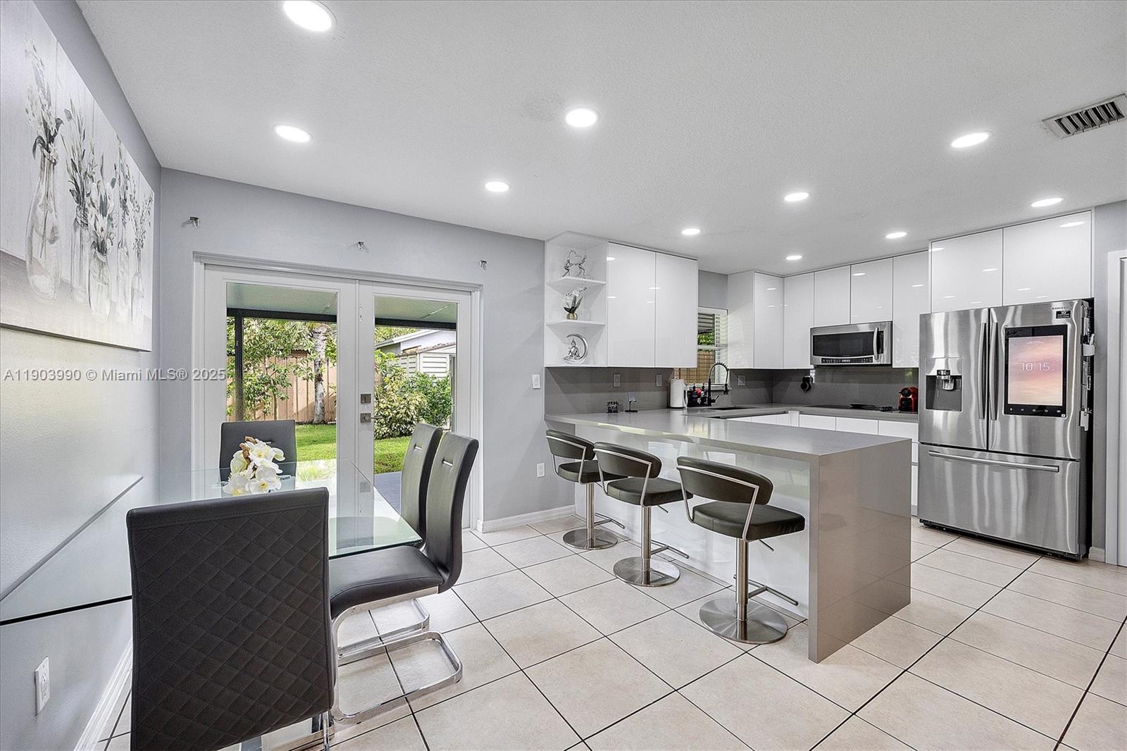 ACAPULCO SUB - Residential Lease