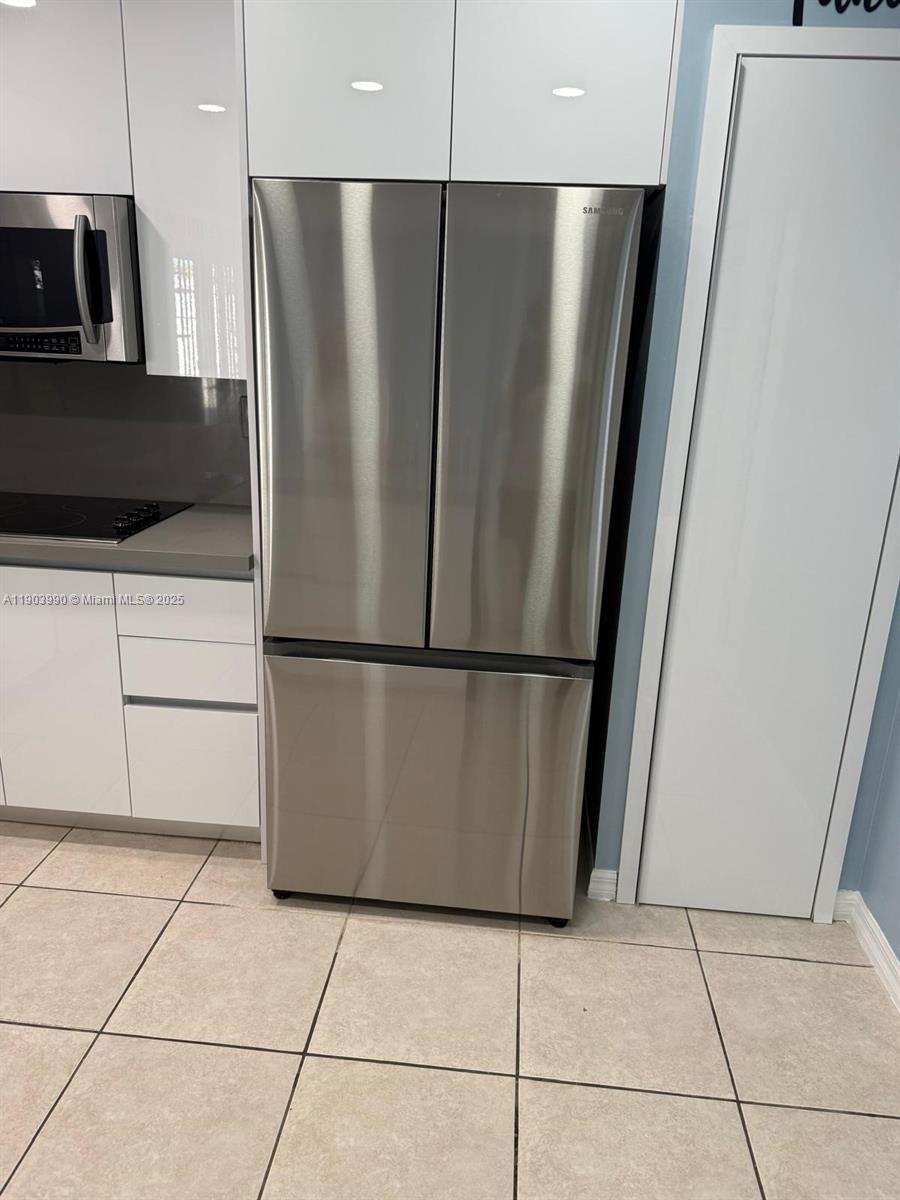 ACAPULCO SUB - Residential Lease