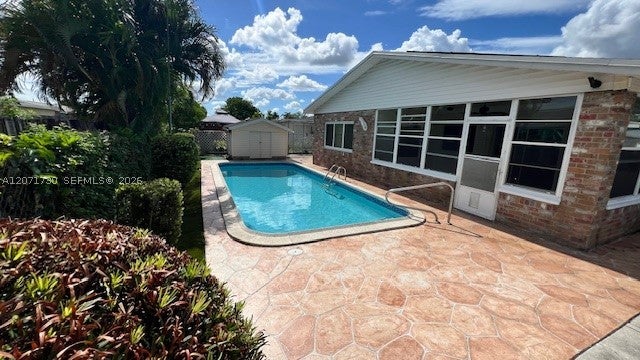 11461 NW 35th St