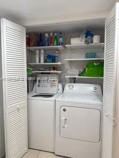 Coral Gables, Florida 33146, United States, 2 Bedrooms Bedrooms, ,2 BathroomsBathrooms,Residential,Active,129757