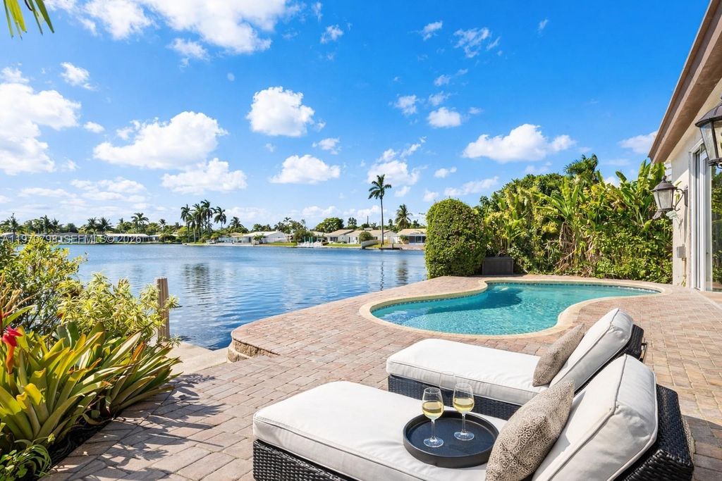 Photo of 4231 NE 16th Ave, Oakland Park, FL 33334 (MLS # A11970798)