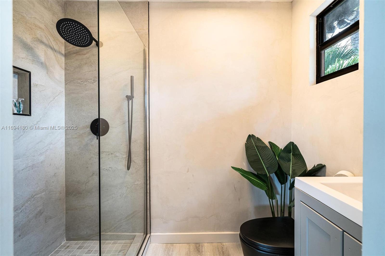 MIDDLE RIVER ESTATES - Residential Lease