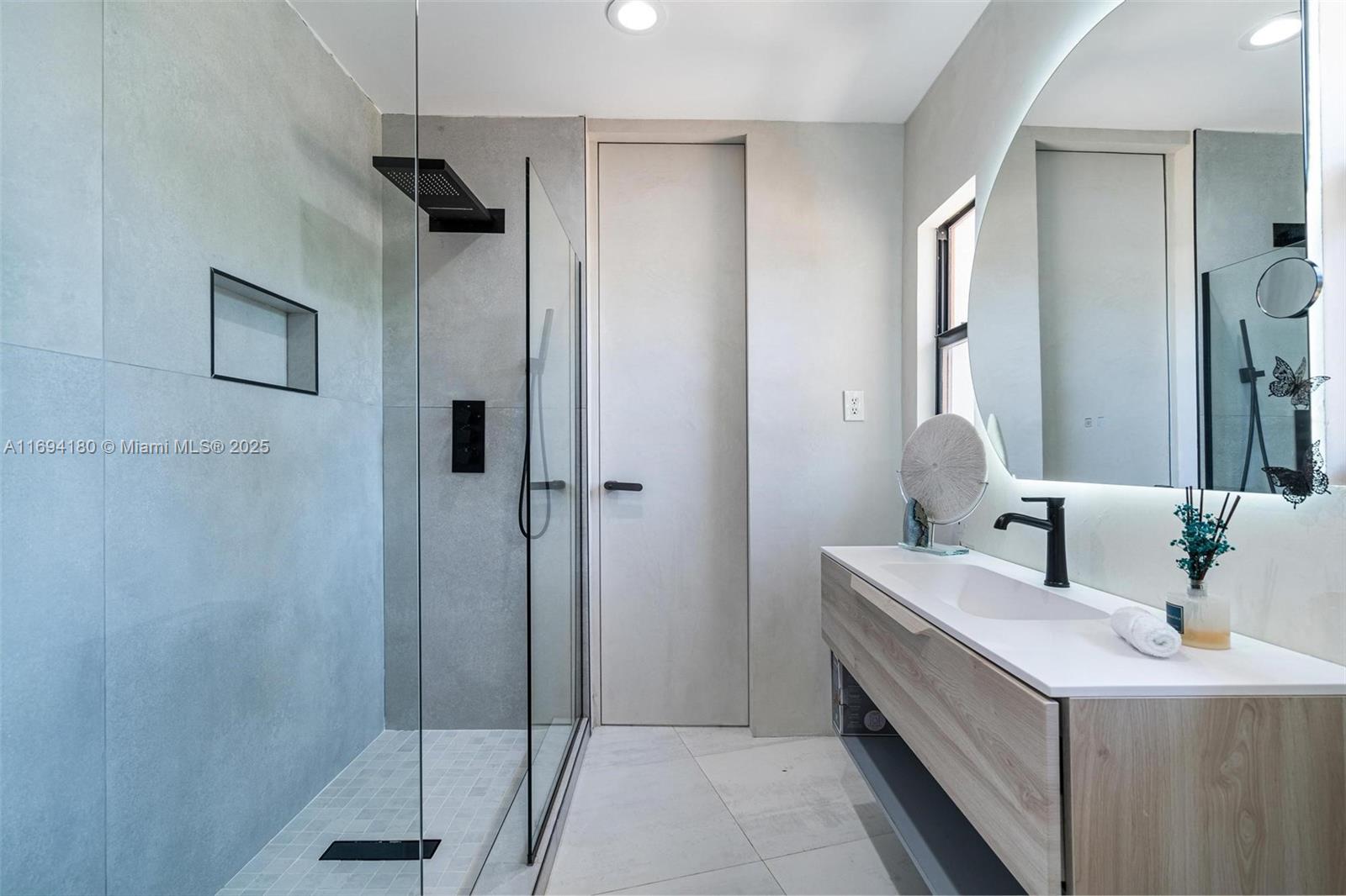 MIDDLE RIVER ESTATES - Residential Lease