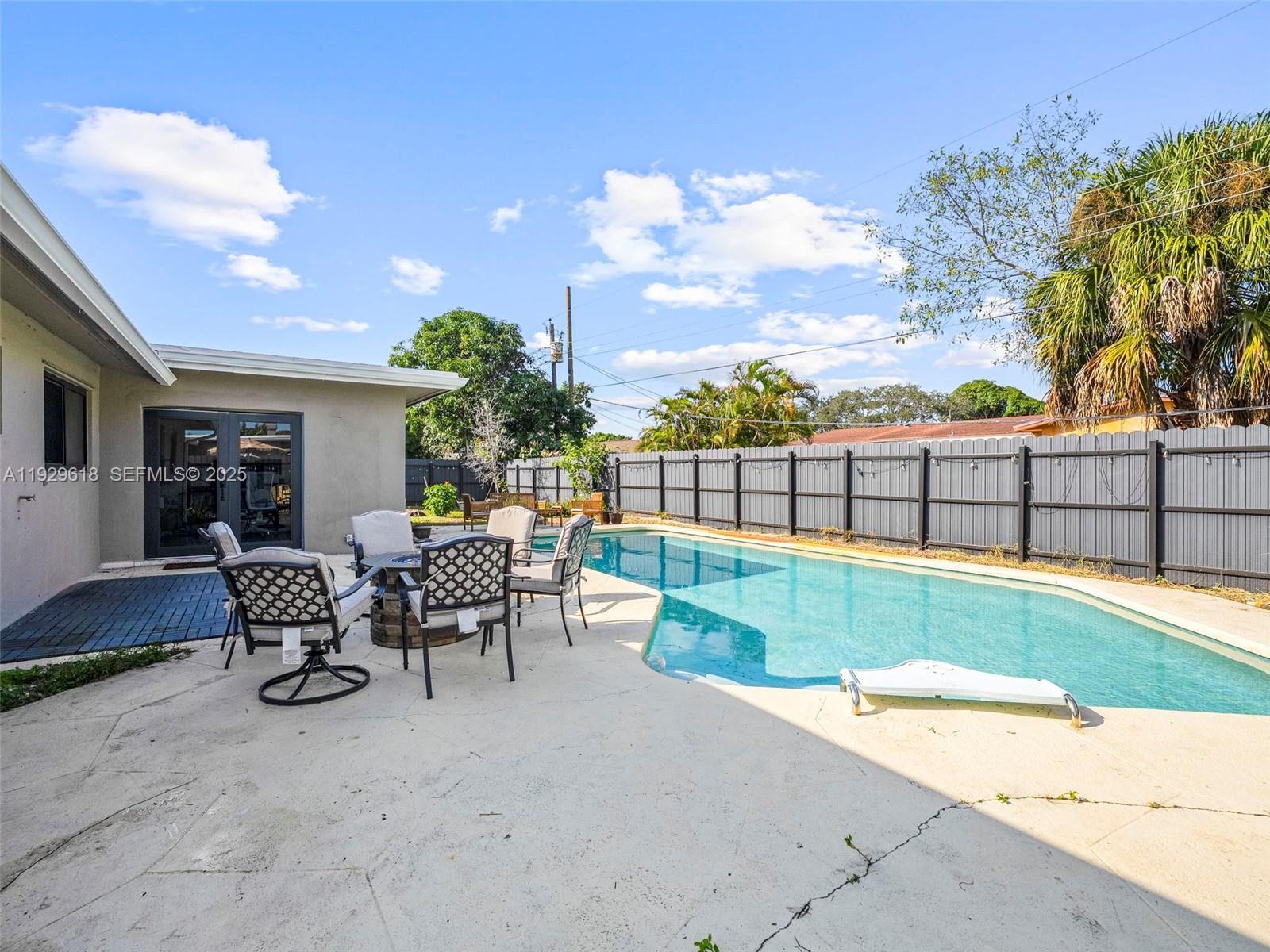 EAST PLANTATION ESTATES - Residential