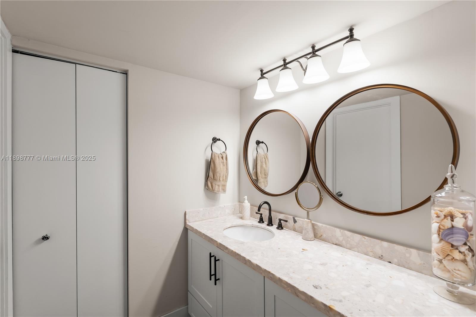 SEC 48 ATRIUMS AT SNAPPER - Residential