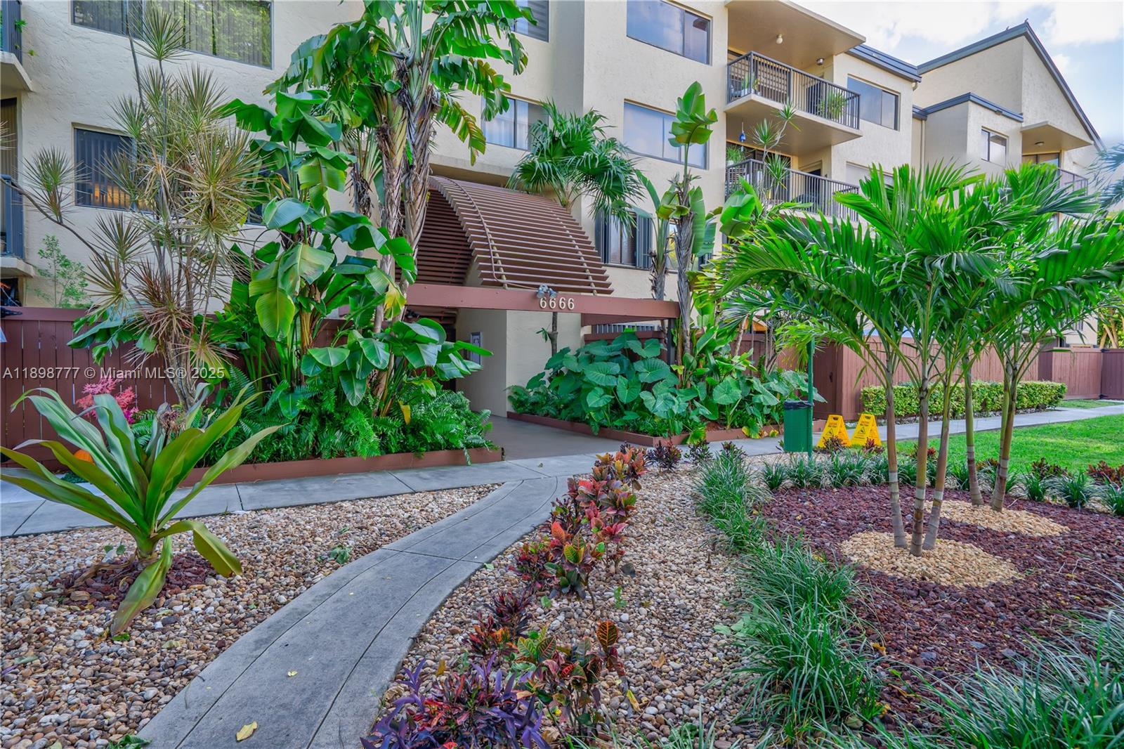 SEC 48 ATRIUMS AT SNAPPER - Residential