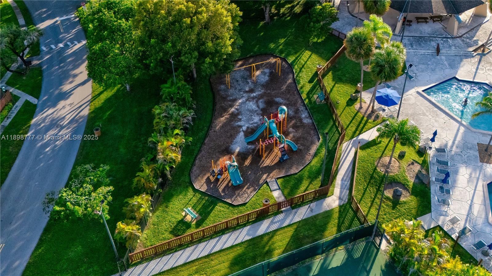 SEC 48 ATRIUMS AT SNAPPER - Residential