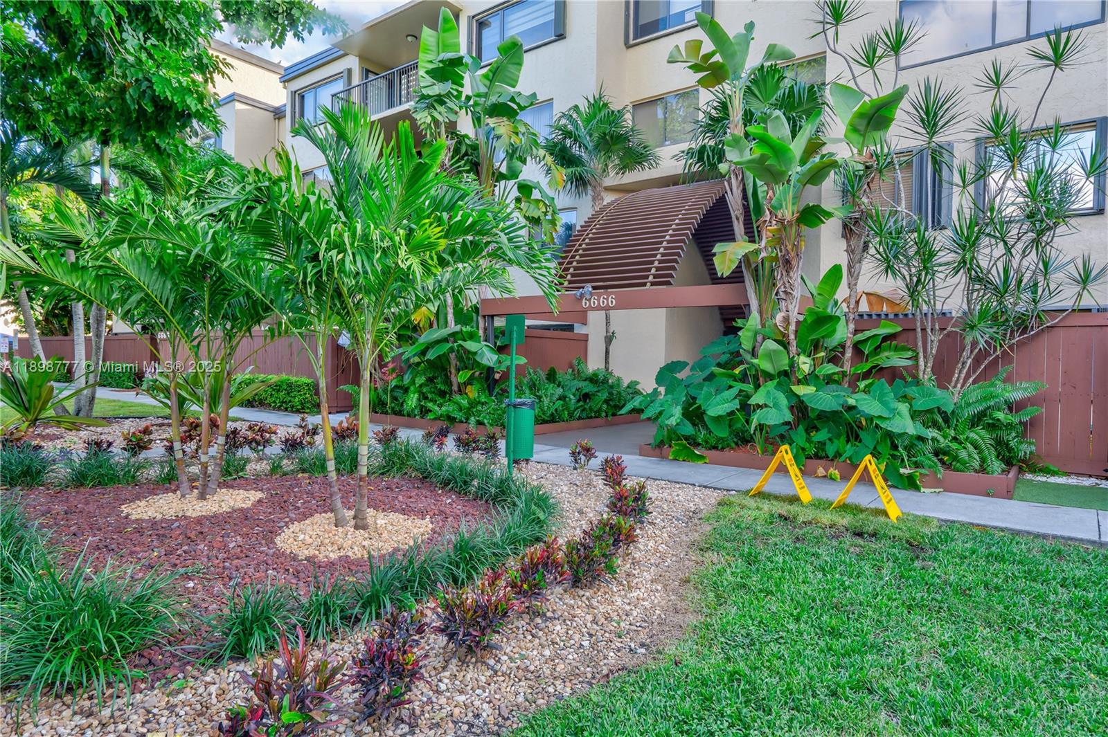 SEC 48 ATRIUMS AT SNAPPER - Residential