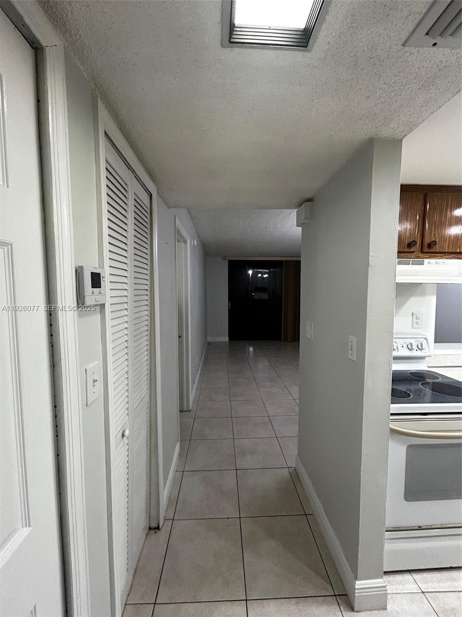 PROMENADE AT KENDALE LAKE - Residential Lease