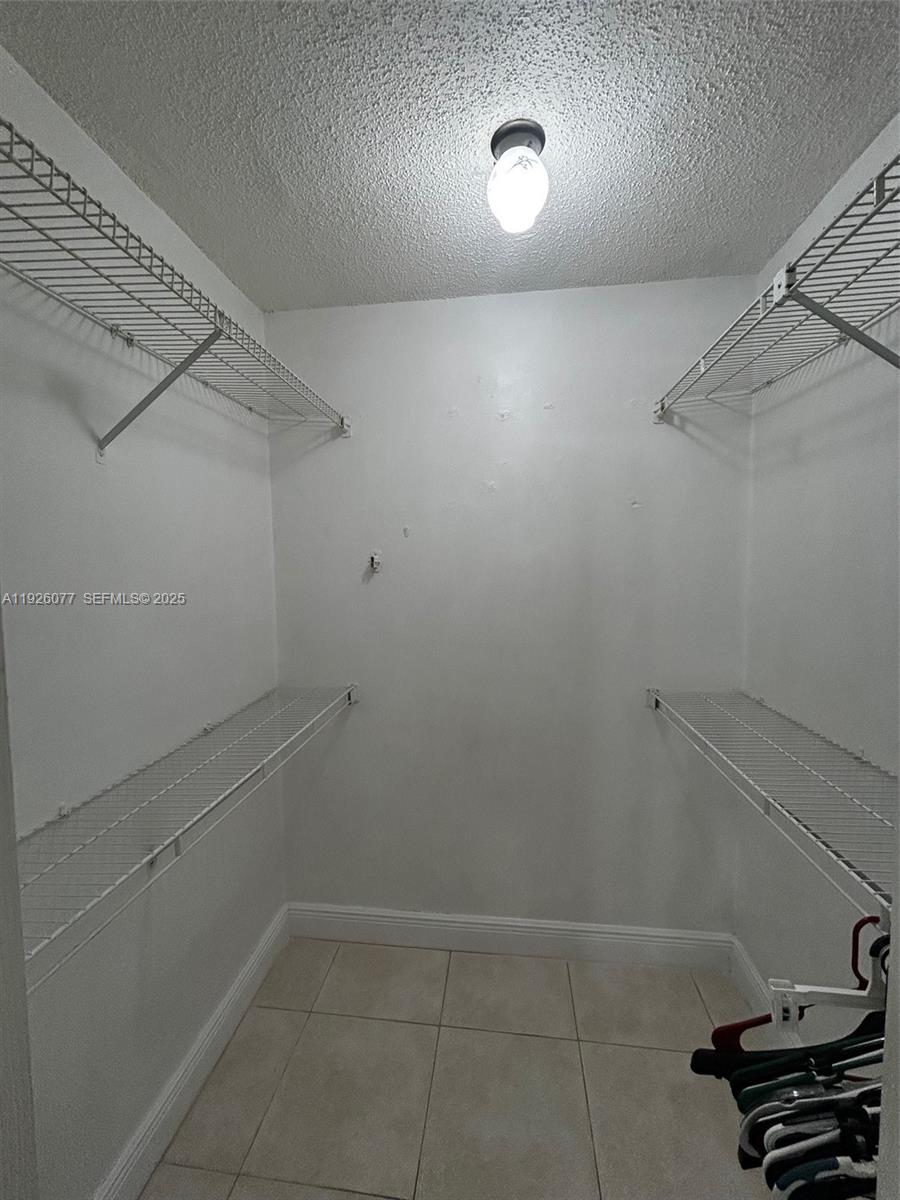 PROMENADE AT KENDALE LAKE - Residential Lease