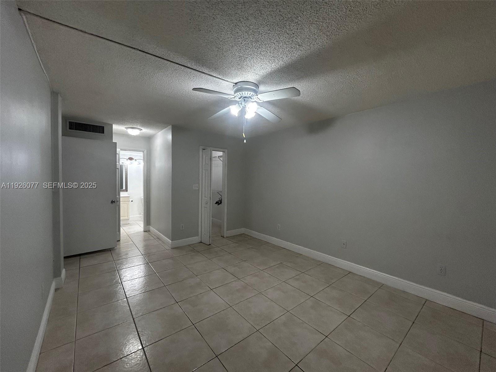 PROMENADE AT KENDALE LAKE - Residential Lease