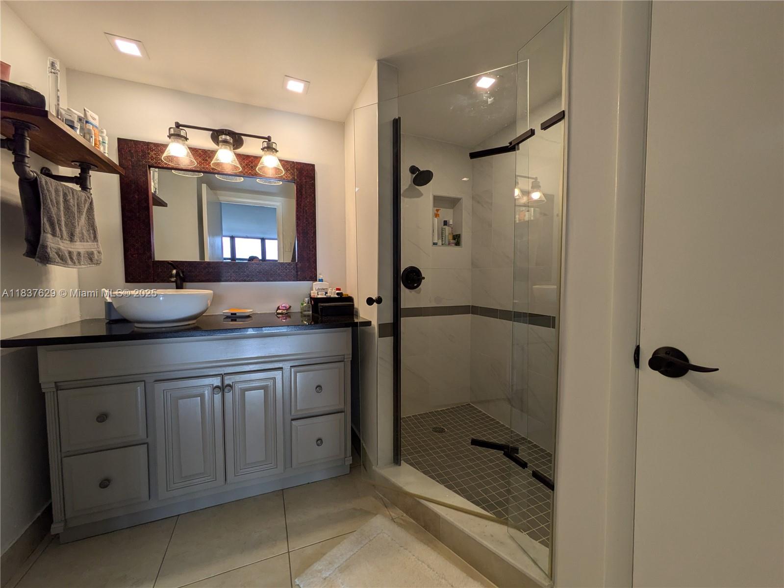 THE BELMONT CONDO - Residential Lease