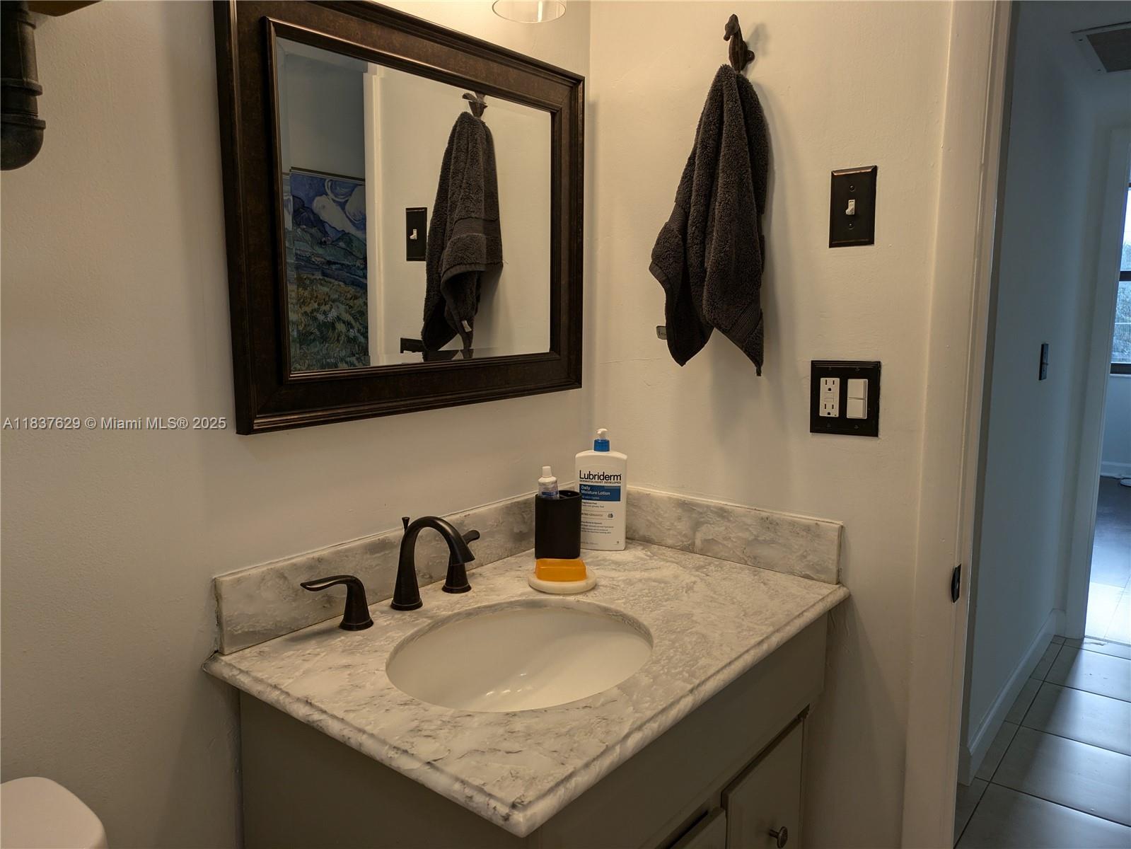 THE BELMONT CONDO - Residential Lease