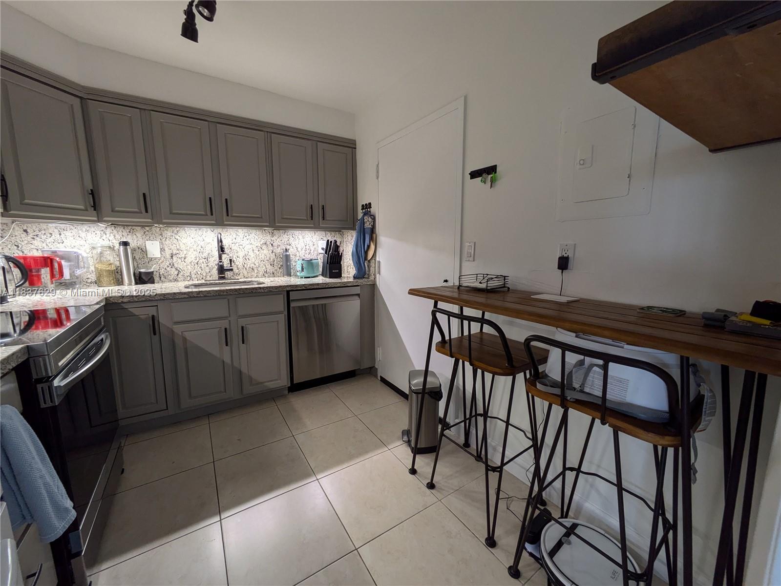 THE BELMONT CONDO - Residential Lease