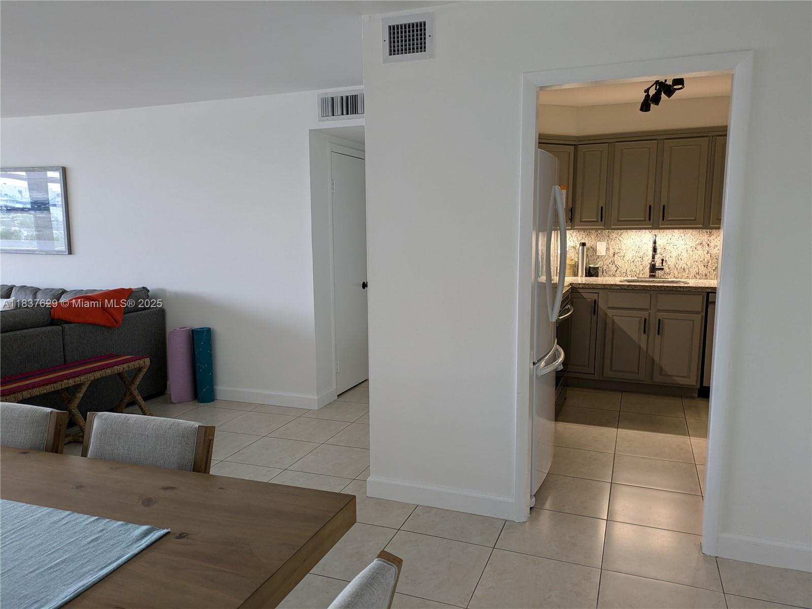 THE BELMONT CONDO - Residential Lease