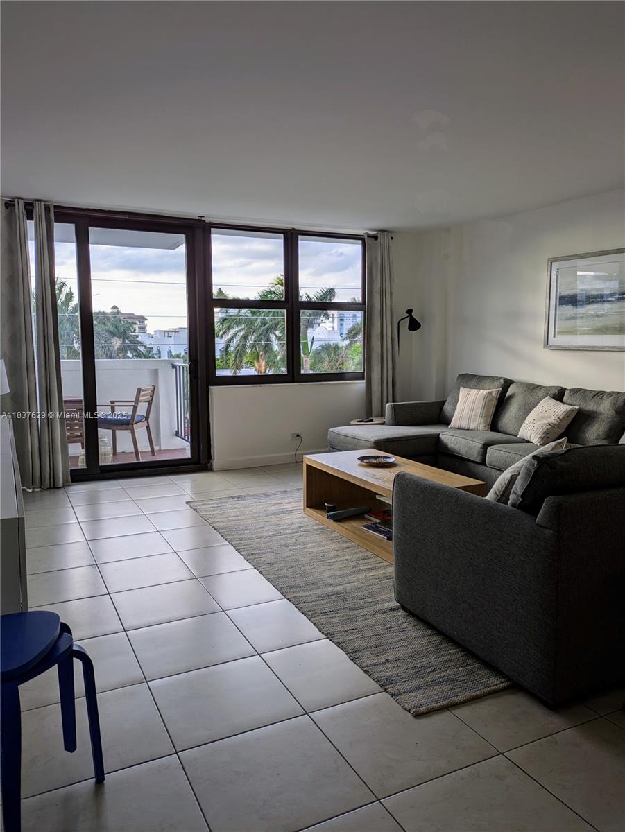 10101 E Bay Harbor Dr 402