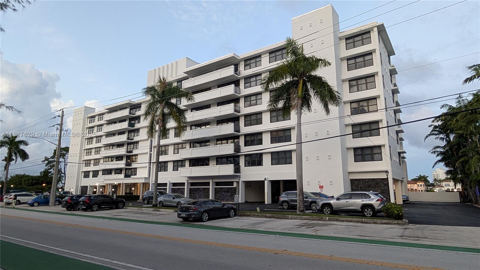 THE BELMONT CONDO - Residential Lease