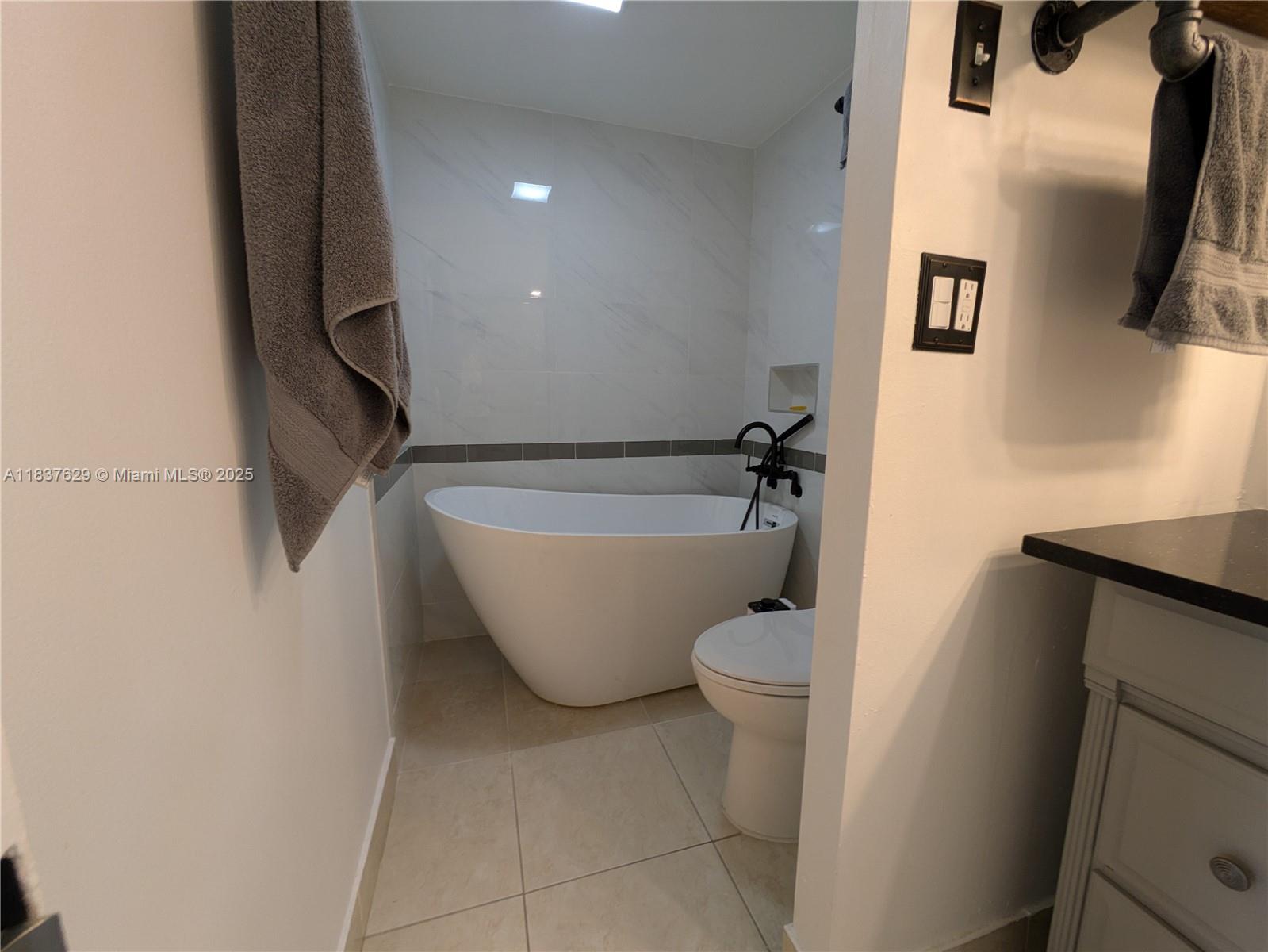 THE BELMONT CONDO - Residential Lease