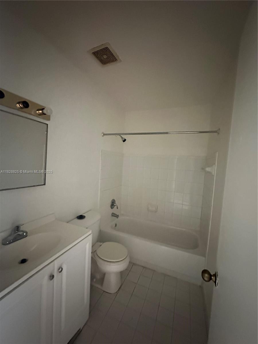 251 NW 177th St A-206