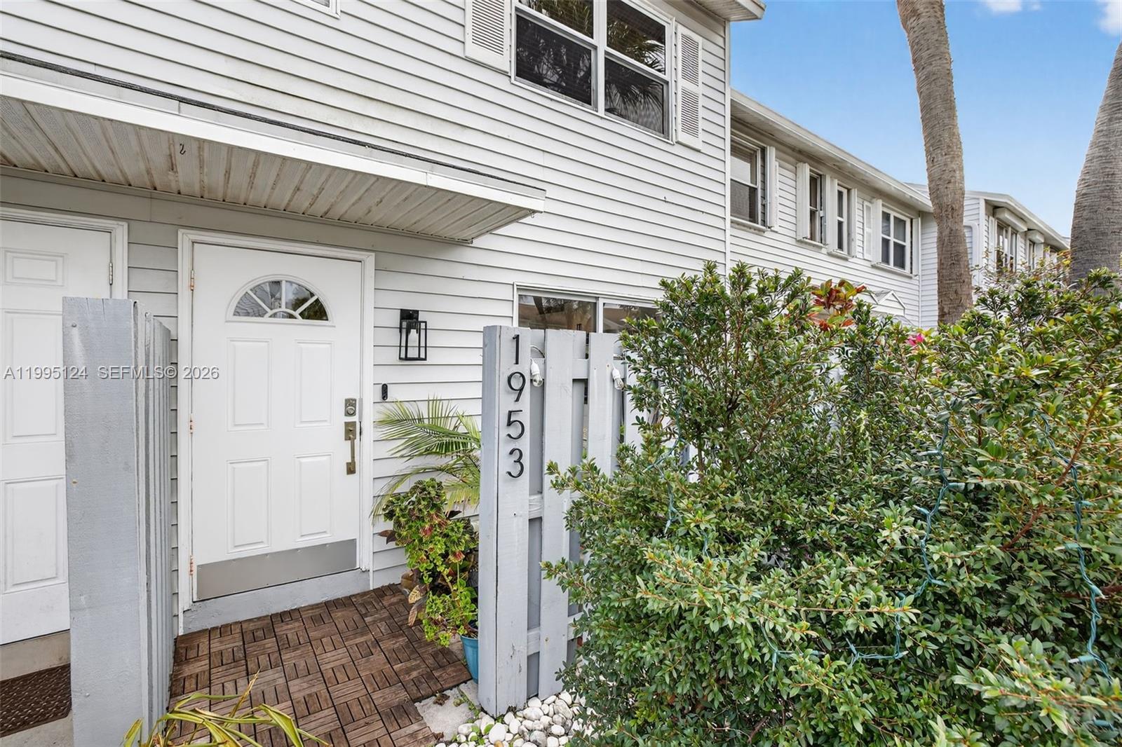 RESUBDIVISION OF LINDA TE - Residential Lease