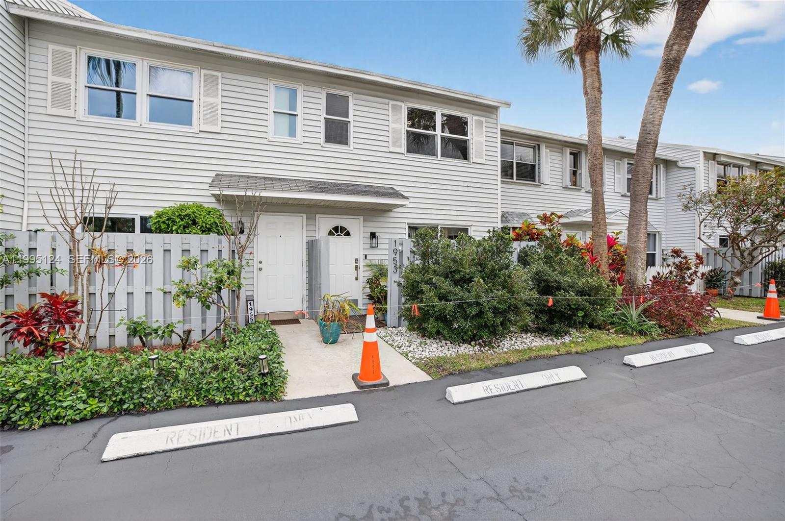 RESUBDIVISION OF LINDA TE - Residential Lease