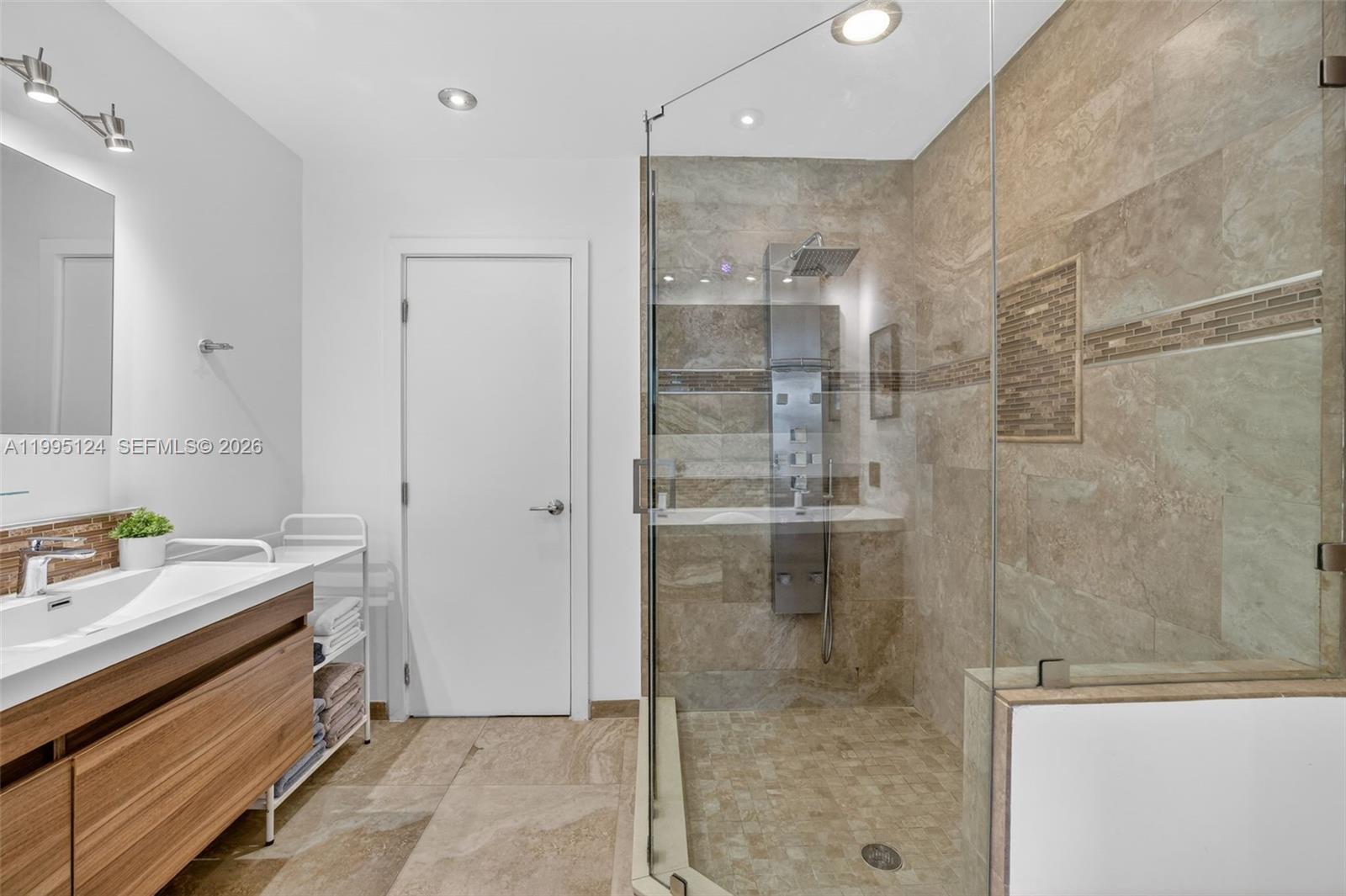 RESUBDIVISION OF LINDA TE - Residential Lease